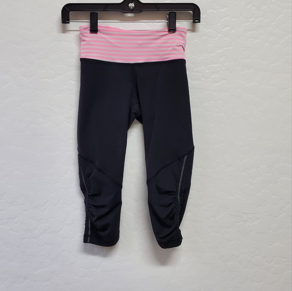LULULEMON Crop Pants Black/Pink/ White Stripe Waistband Ruching Hem SIZE 2
